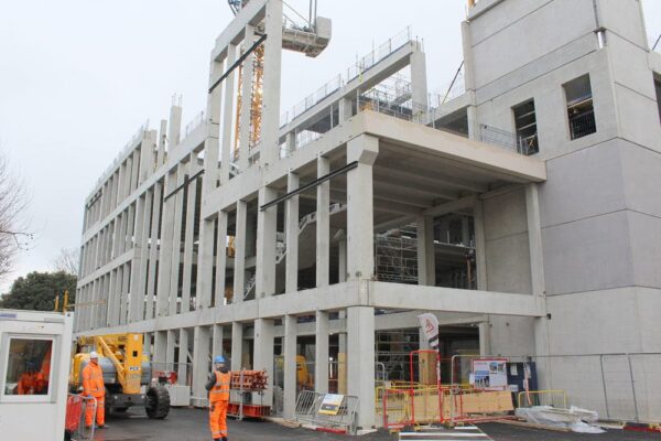 Armarea stalpilor si grinzilor din beton armat