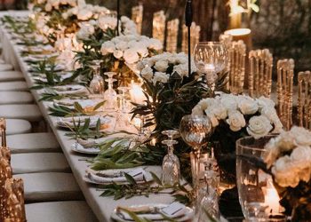 Cum decorezi masa în stil romantic pentru nuntă?