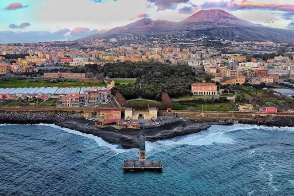 Spații verzi în Napoli: 3 parcuri și grădini pentru relaxare și recreere
