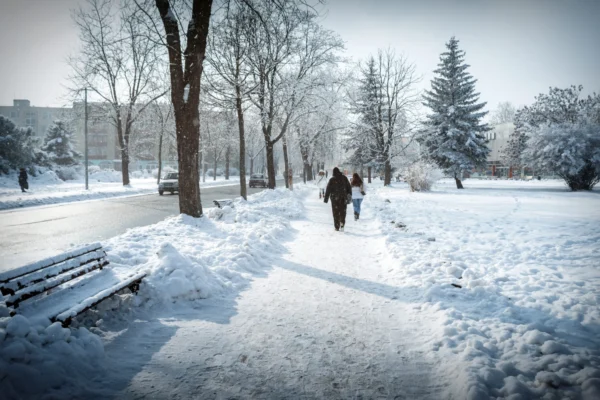 Val de ger de -20 de grade în România. Nici zăpada nu se va lăsa mult așteptată