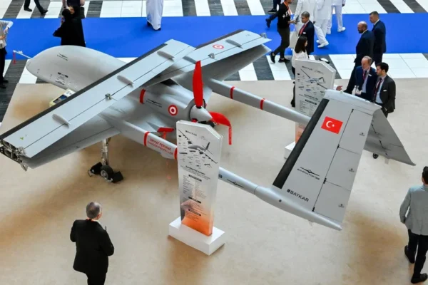 Putin, disperat. SUA nu mai dau Ucrainei HIMARS, dar Turcia trimite teribilele drone Bayraktar