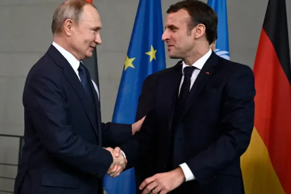 Franța trebuie să distrugă Moscova ca să protejeze nuclear Europa. Apasă Macron butonul roșu?