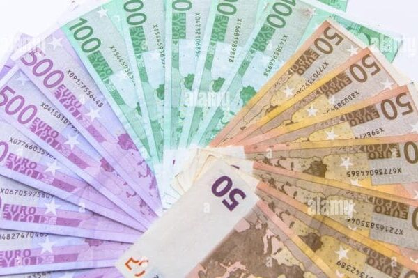 Euro atinge un nou record