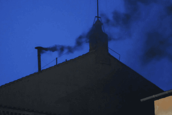 Fum negru la Vatican, nu a fost ales un nou Suveran Pontif – Ce urmează