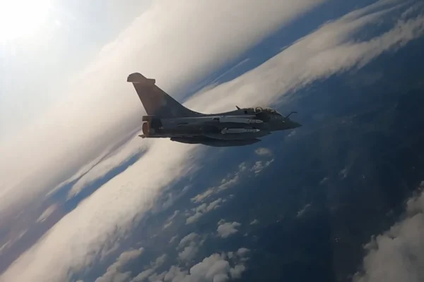 Dronele lui Putin pot străbate 2.500 km până în Spania. Doborârea uneia costă NATO 400.000€