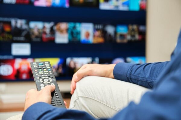 Cum alegi un smart TV potrivit pentru living
