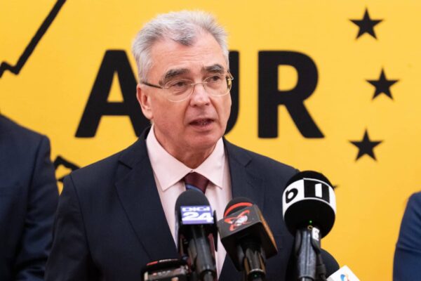 Peiu: Grindeanu a inventat că voturile AUR îl țin pe Bolojan în funcție