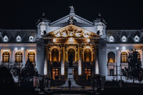 Ce faci în Iași în weekend: o vizită la muzeu, un spectacol și timp pentru plimbare